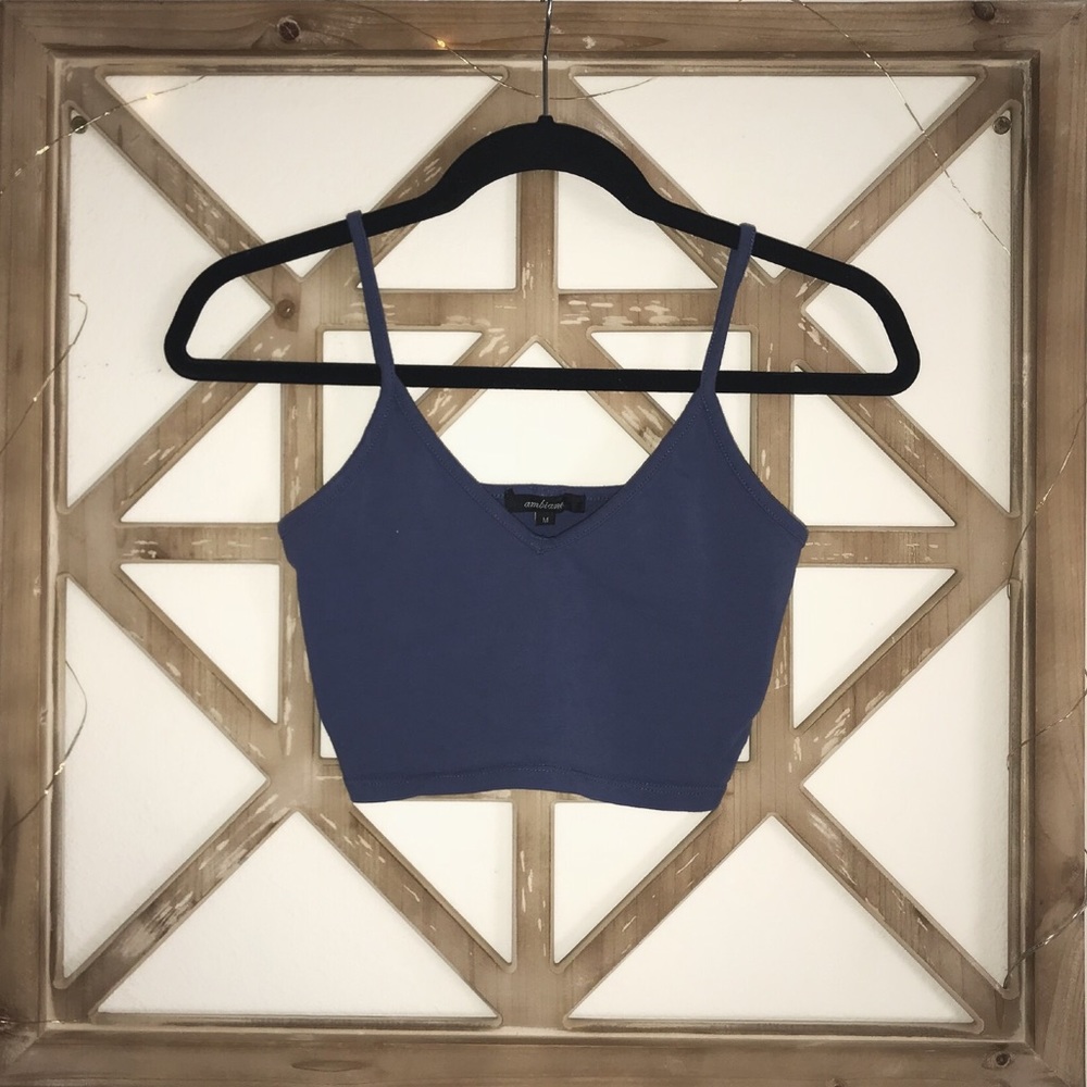 • dark blue crop top • been worn once •
